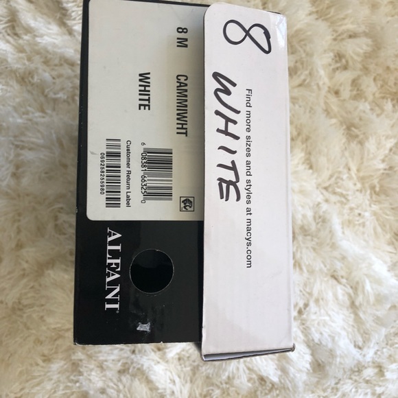 Good Condition - Alfani step n flex 8w - Picture 4 of 4